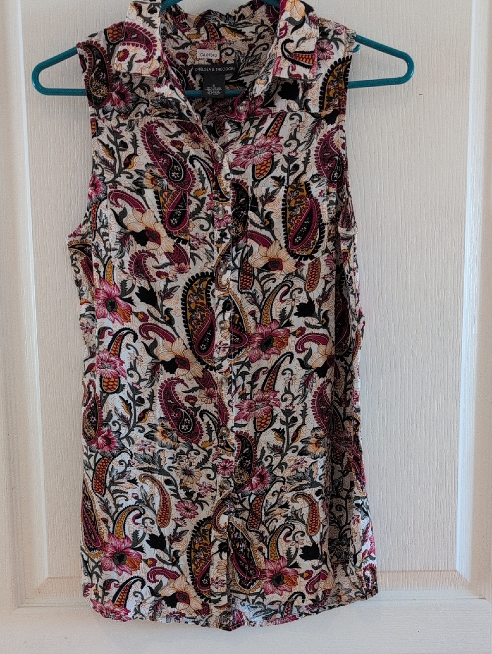 338 - Casual Sleeveless Paisley Button-Front Top - White/Multi